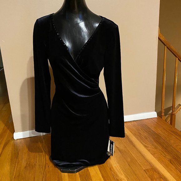 Muse Dresses & Skirts - Muse Black Velvet Dress W/Beading